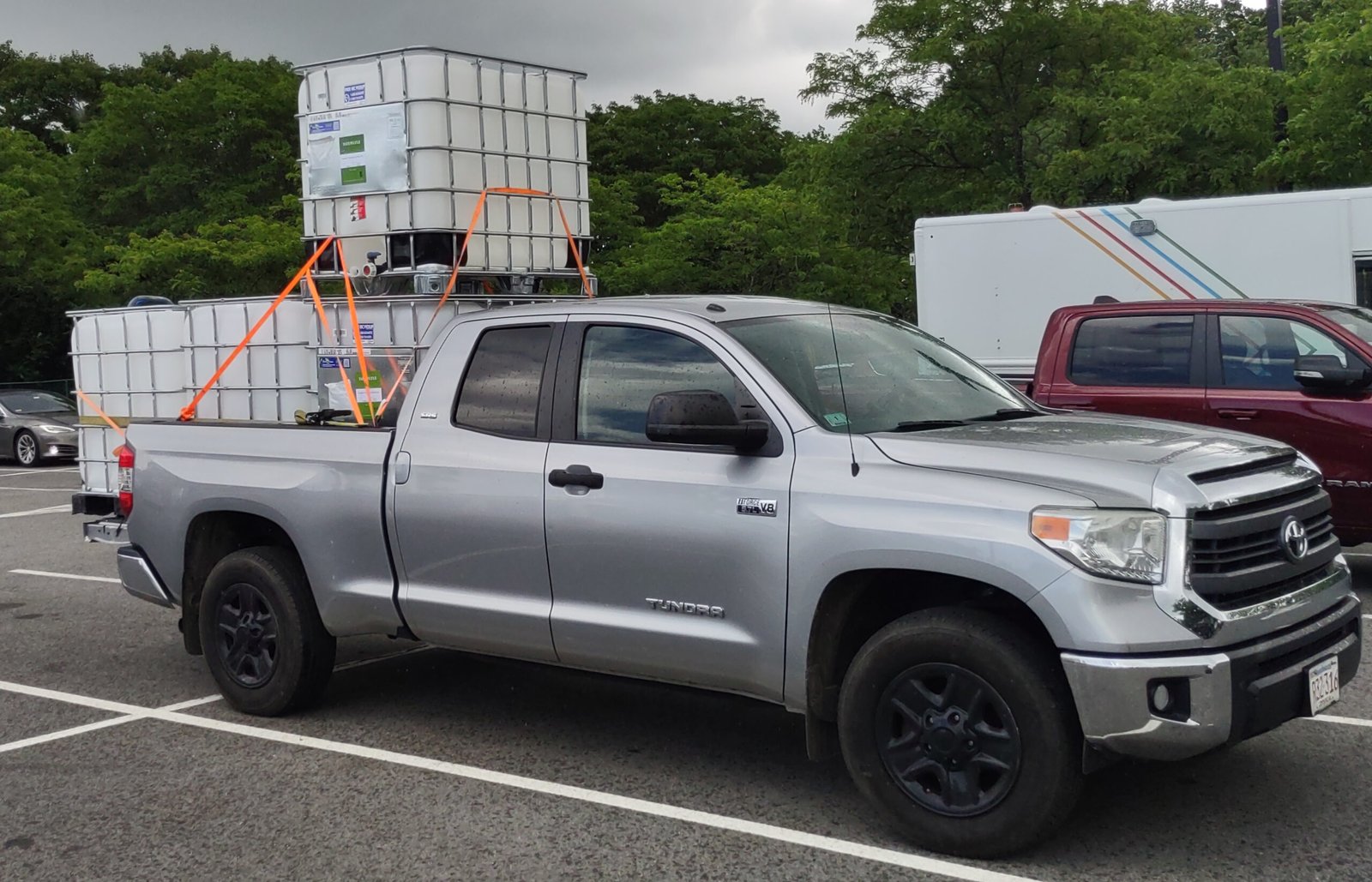 275 gallon IBC Totes in a pickup truck